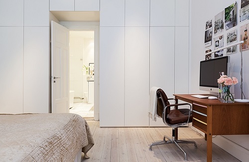 Semplice ed elegante interior break for Angolo studio in camera da letto